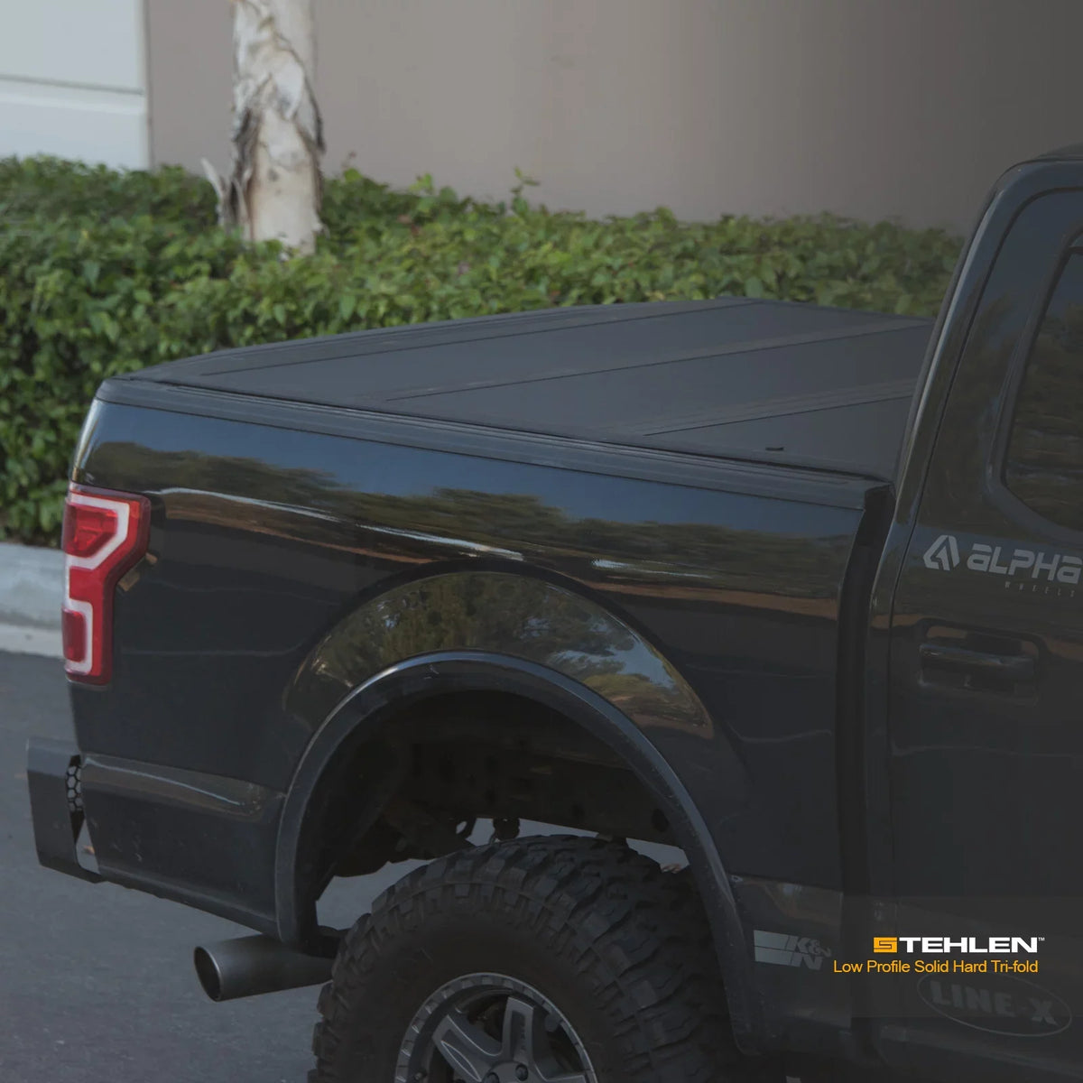 Stehlen 642167822394 Low Profile Hard Aluminum Tri-Fold Tonneau Cover - Matte Black For Ram 1500 2019-2022 5.7 Feet ( 68.4" ) Short Bed New Body Style