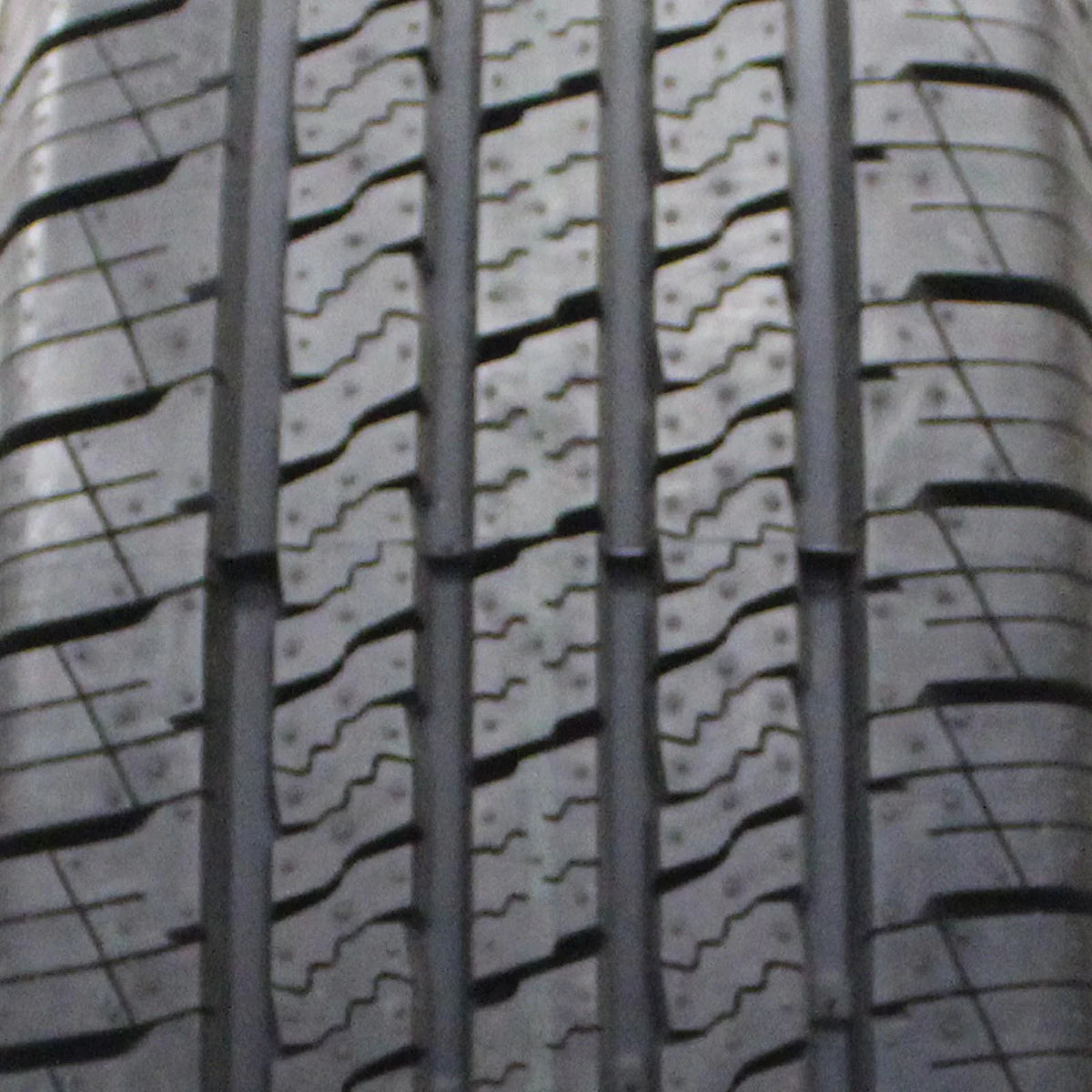 Lexani -206 Highway 245/60R18 105H /Crossover Tire